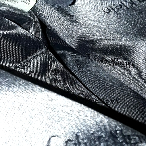 CALVIN KLEIN SAFFIANO LEATHER ZIP SATCHEL PURSE - Picture 4 of 9